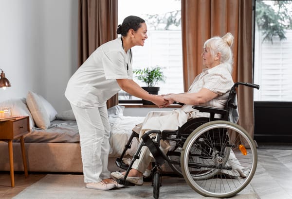 How Seniors Can Hire the Right Caregiver?